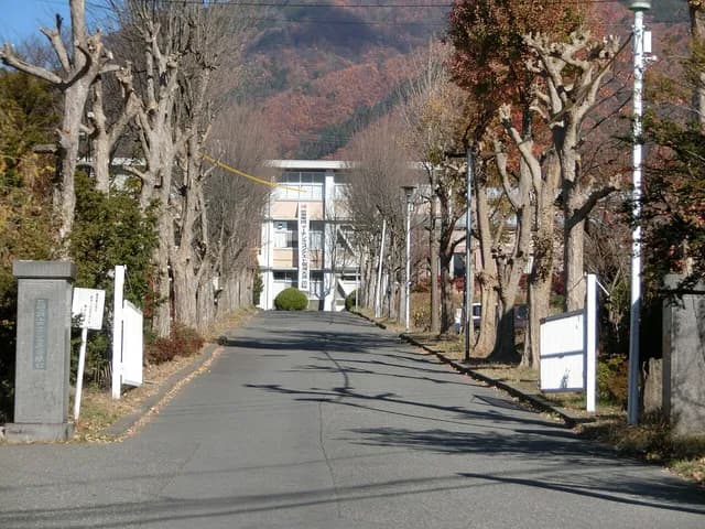 上田染谷丘高校の外観