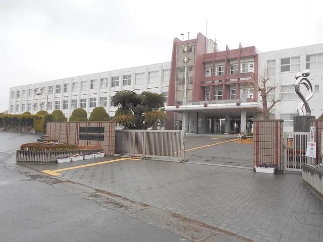 田辺高校の外観
