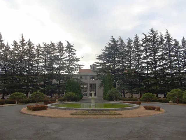 山梨県立農林高校の外観