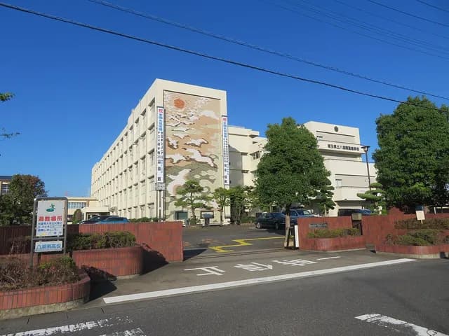 八潮フロンティア高校の外観