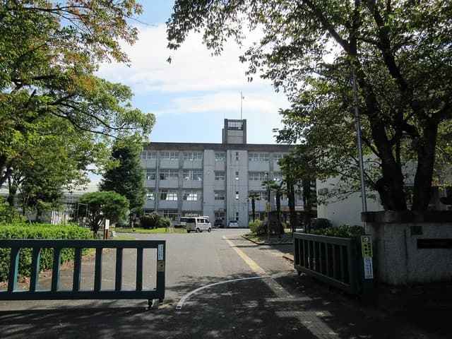 八日市南高校の外観