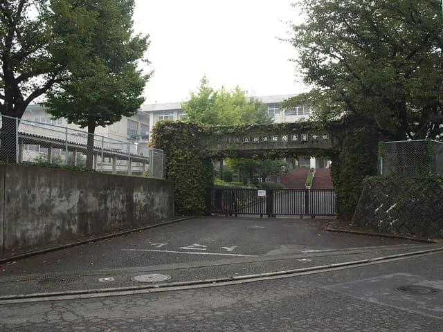 横浜桜陽高校の外観