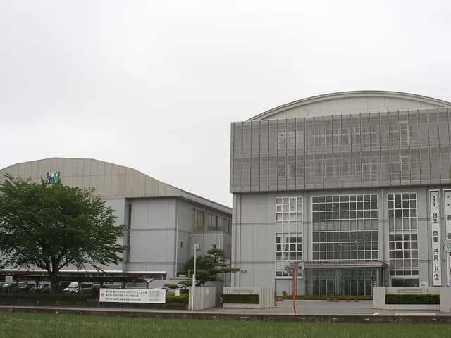 四ツ葉学園中等教育学校の外観