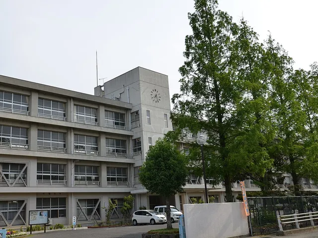 明石商業高校の外観