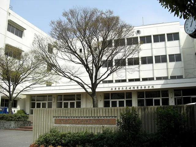尼崎稲園高校の外観