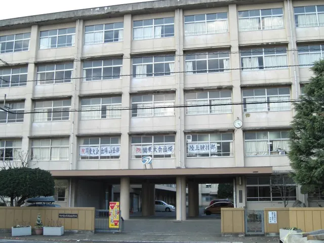 麻溝台高校の外観