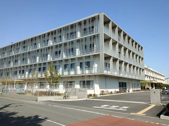 厚木王子高校の外観