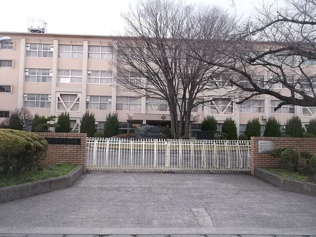 尾北高校の外観