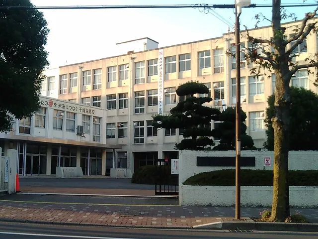 千城台高校の外観