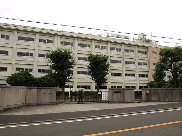 二俣川高校の外観