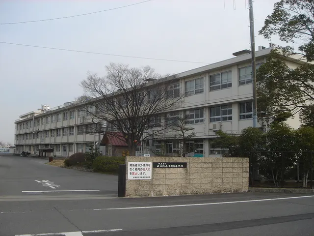 岐阜総合学園高校の外観
