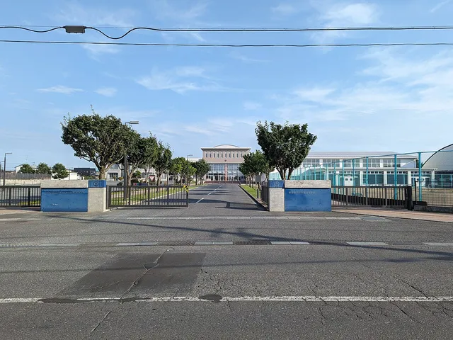 八戸北高校の外観