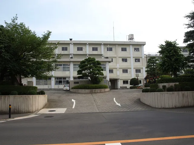 秦野高校の外観