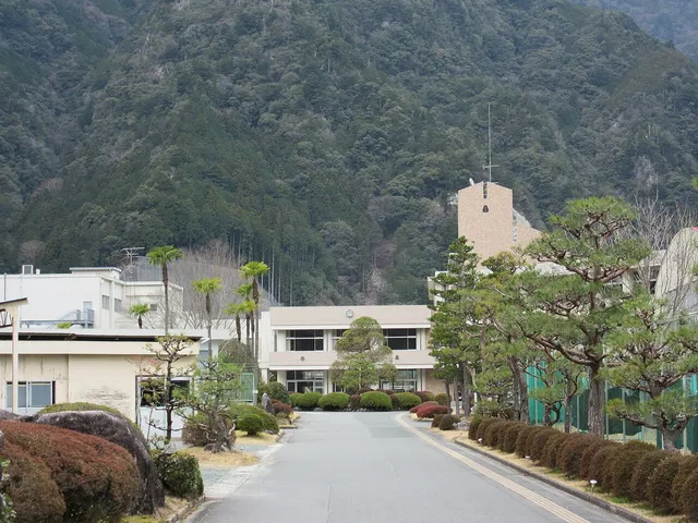 浜松湖北高校佐久間分校の外観