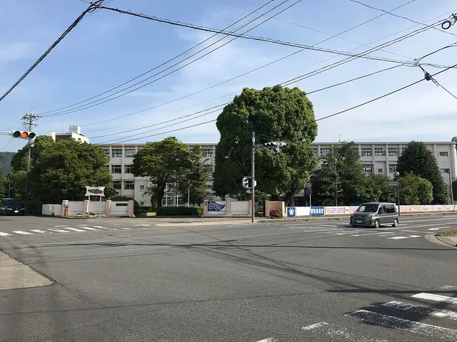 隼人工業高校の外観