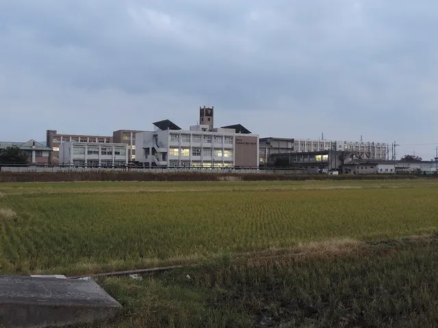 彦根工業高校の外観