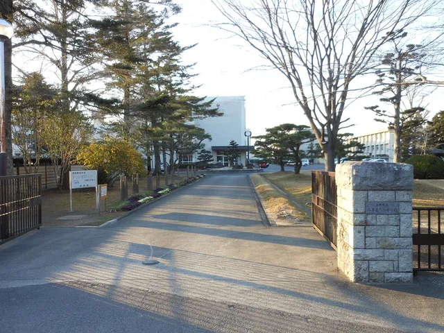 久居農林高校の外観