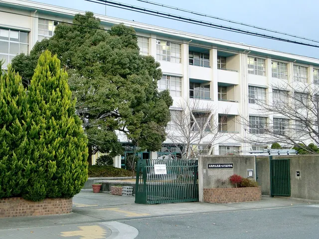 北摂つばさ高校の外観