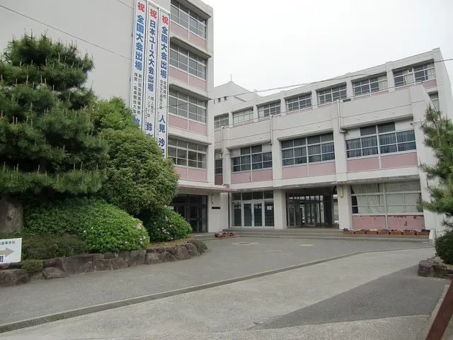 松陽高校の外観