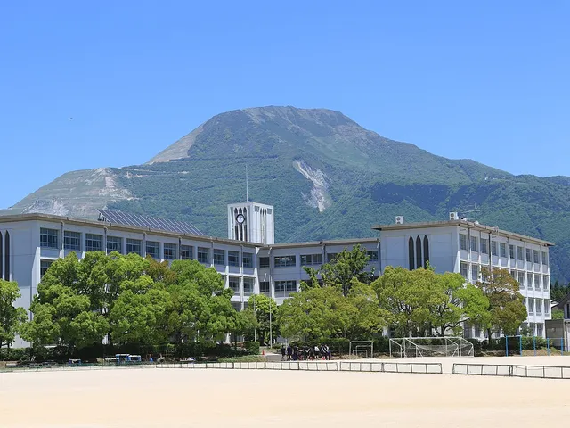 伊吹高校の外観