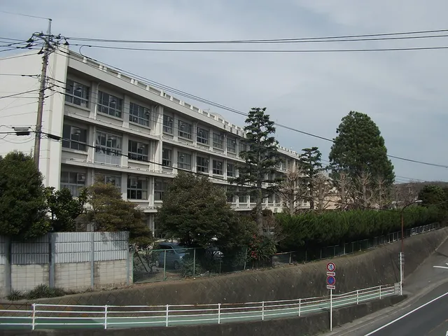 市原高校の外観