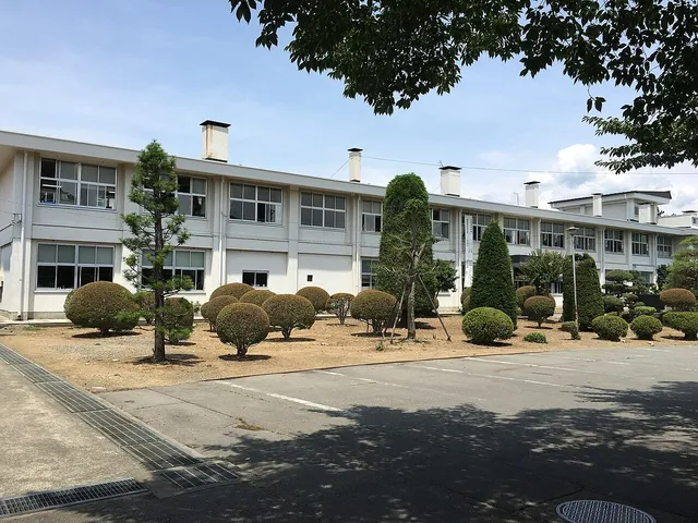 伊那北高校の外観