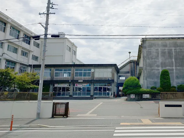 磐田西高校の外観