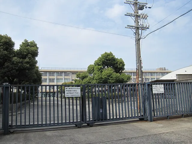 門真西高校の外観