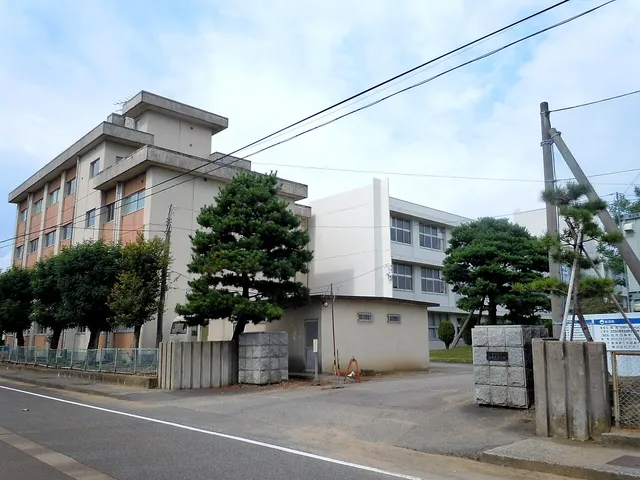 加茂高校の外観