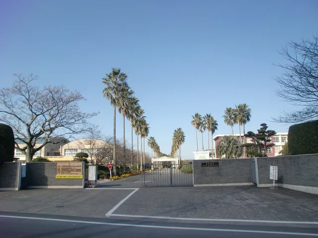 加世田常潤高校の外観