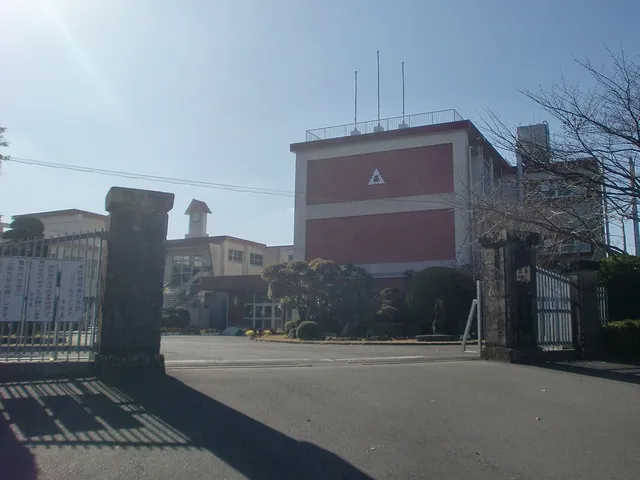 川辺高校の外観