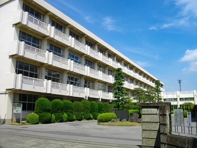 君津高校の外観