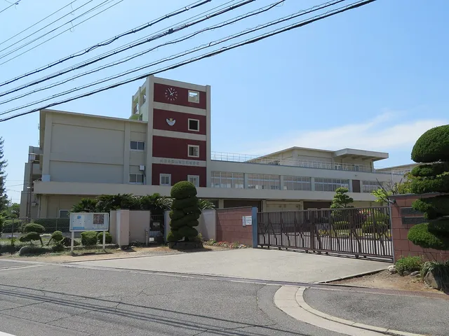 錦城高校の外観