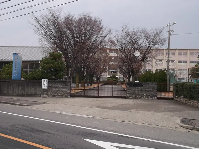 古知野高校の外観
