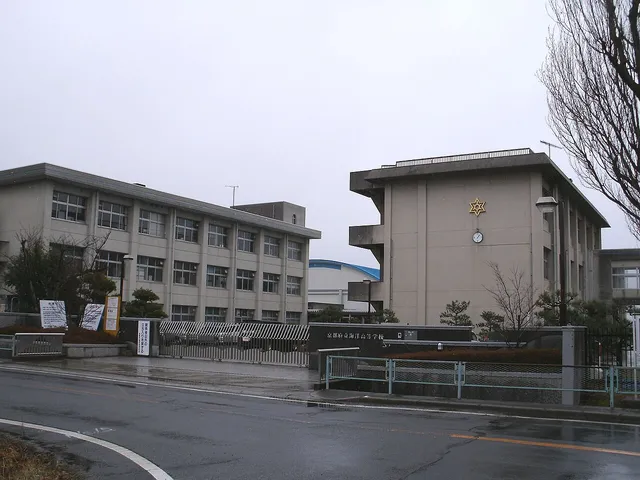 海洋高校の外観