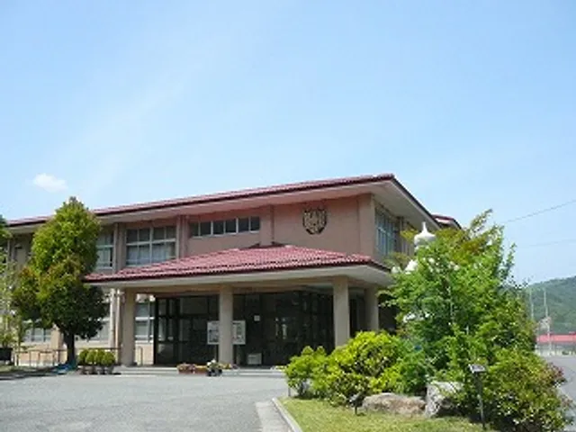 農芸高校の外観