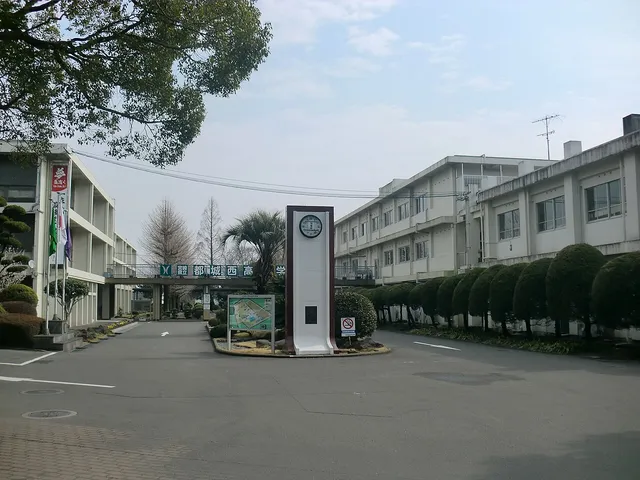 都城西高校の外観