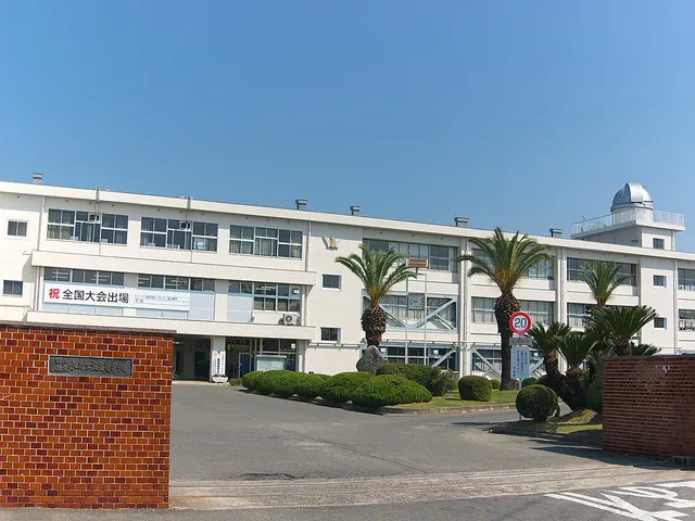 水島工業高校の外観