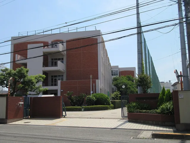 守口東高校の外観