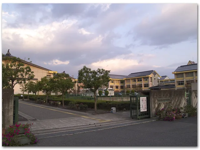 五條高校の外観
