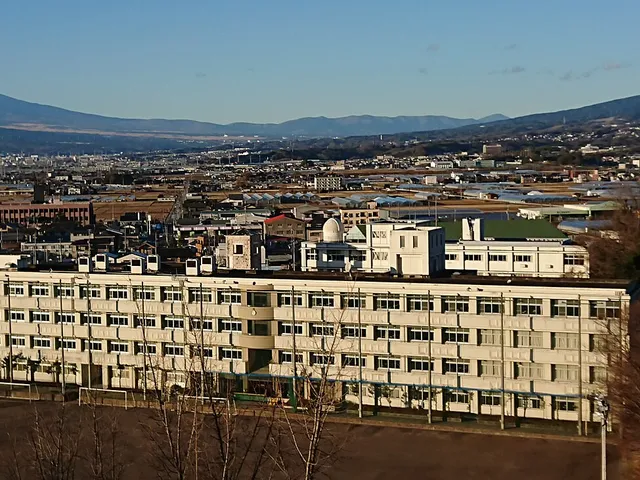韮山高校の外観
