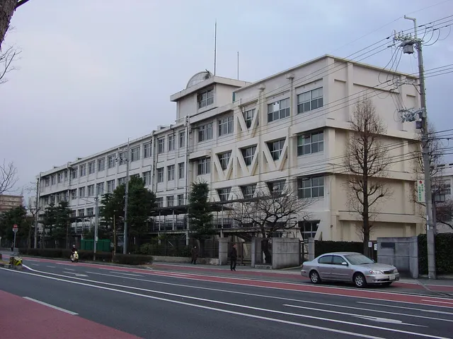 西宮東高校の外観