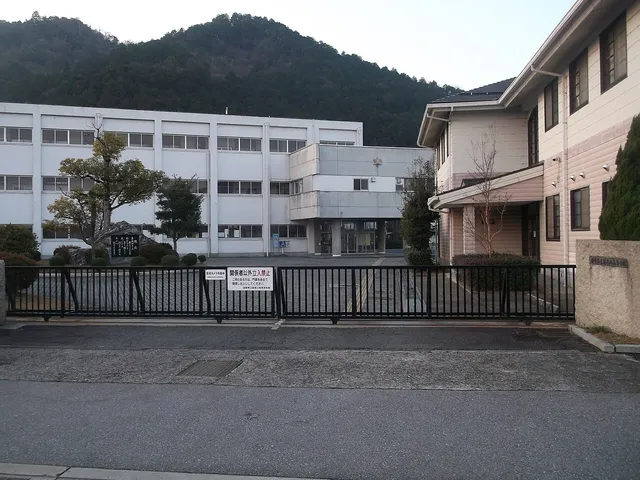 能登川高校の外観
