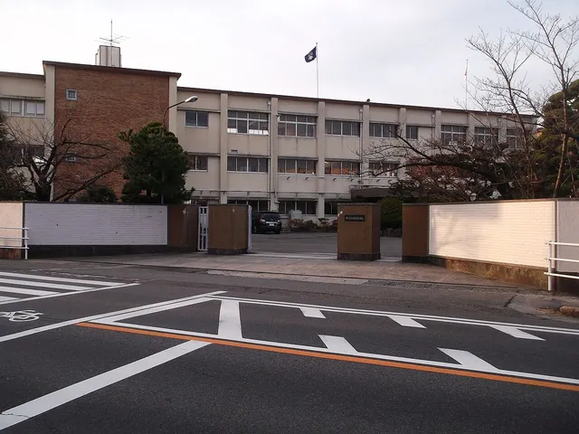 大府高校の外観