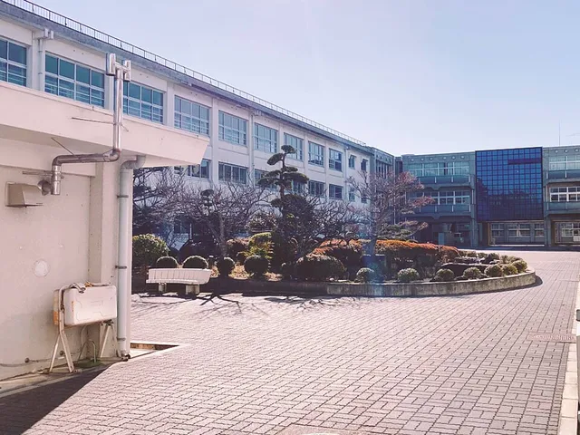 王寺工業高校の外観