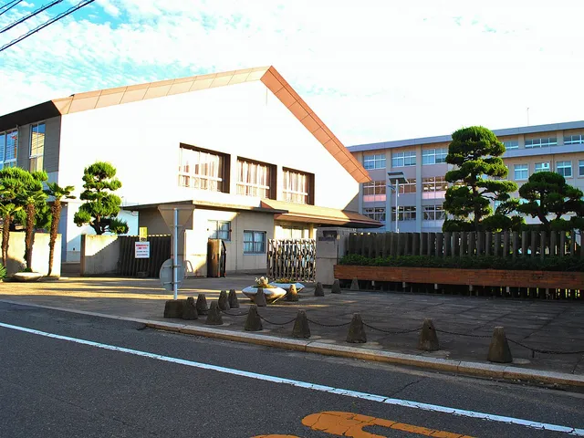 岡山南高校の外観
