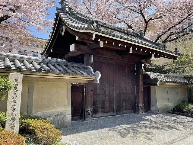 鴨沂高校の外観