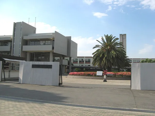 大阪公立大学工業高専の外観