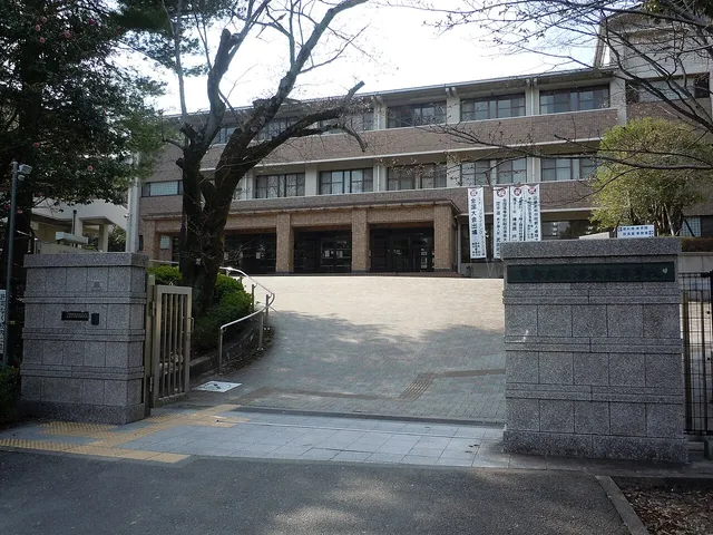 洛東高校の外観