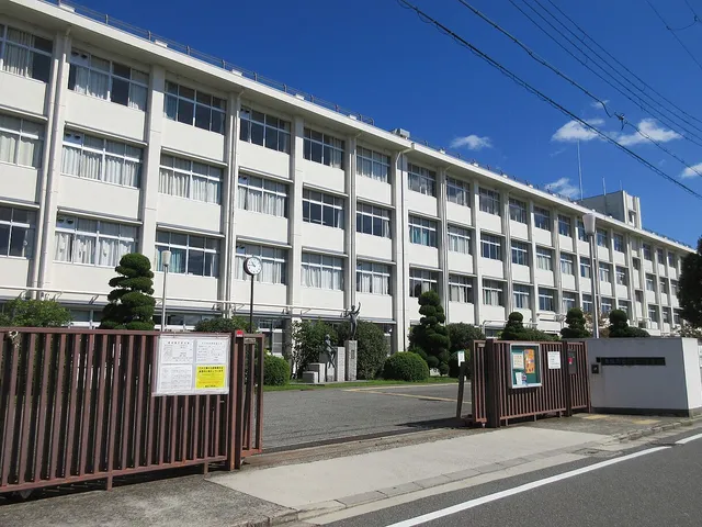 渋谷高校の外観